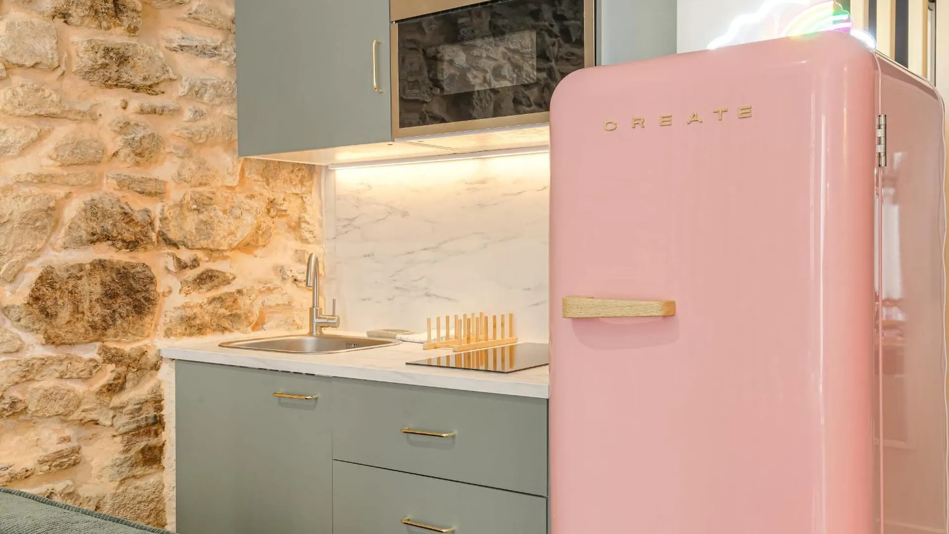Design Et Pop Avec Balneo Apartment Lyon France