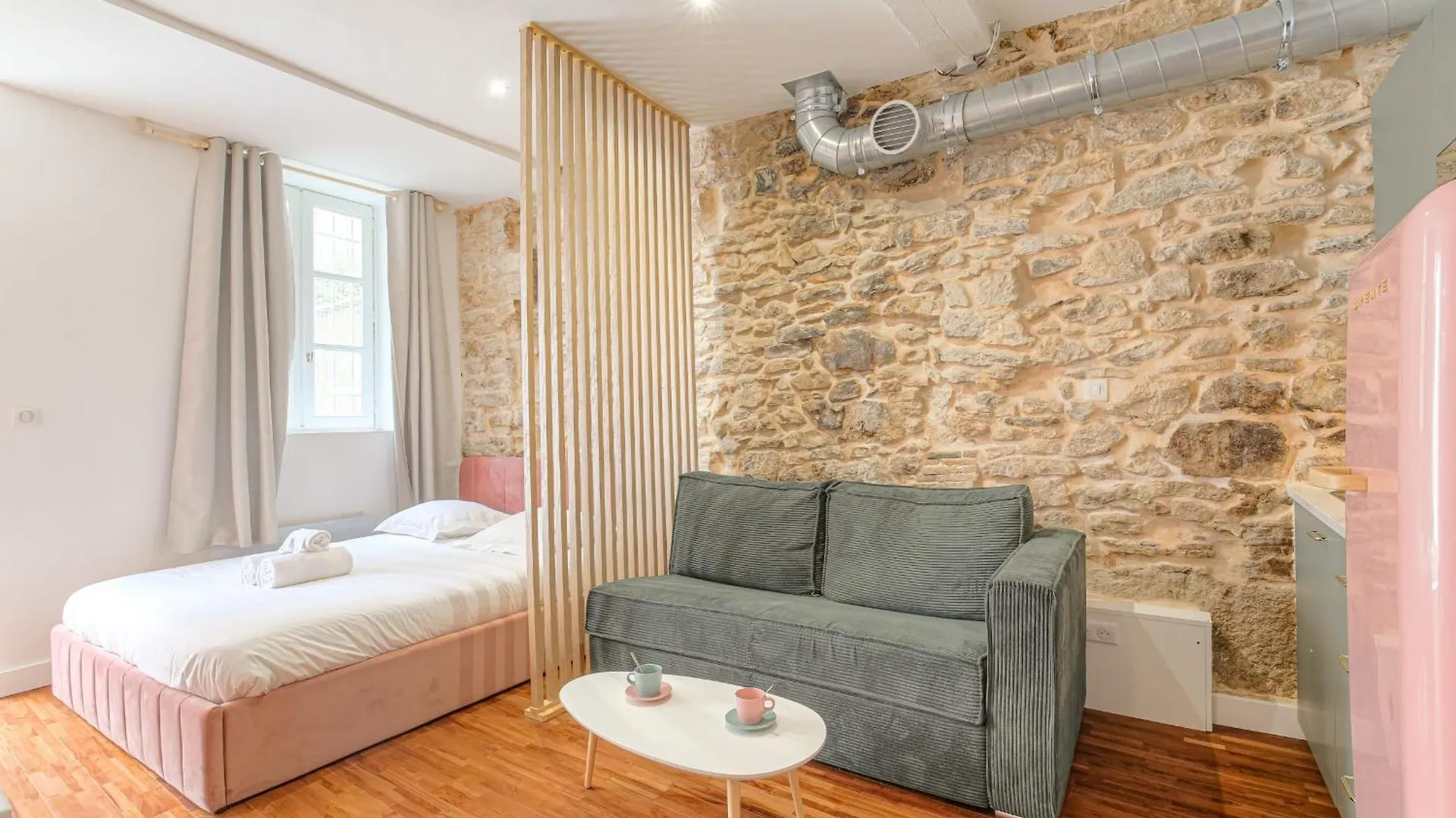 Design Et Pop Avec Balneo Apartment Lyon France